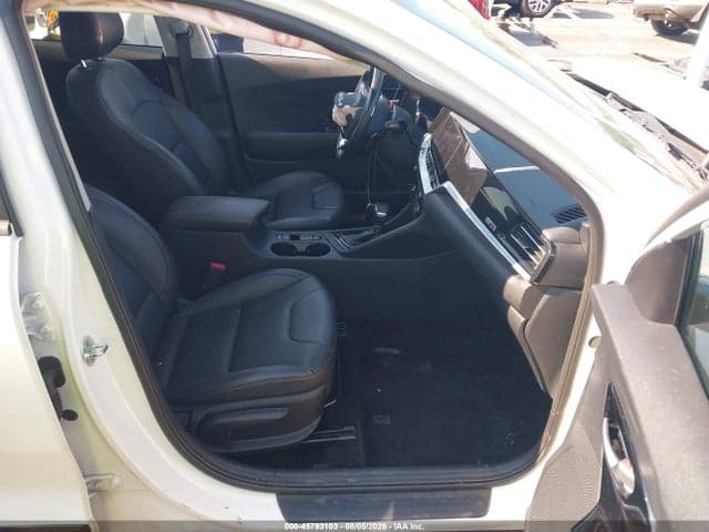2022 KIA NIRO TOURING SE 5