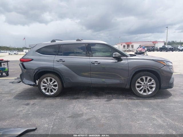 2021 TOYOTA HIGHLANDER LIMITED 13