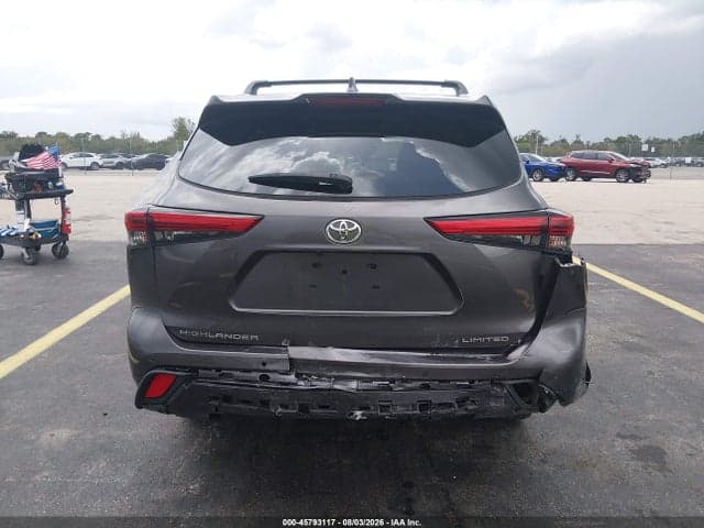 2021 TOYOTA HIGHLANDER LIMITED 16