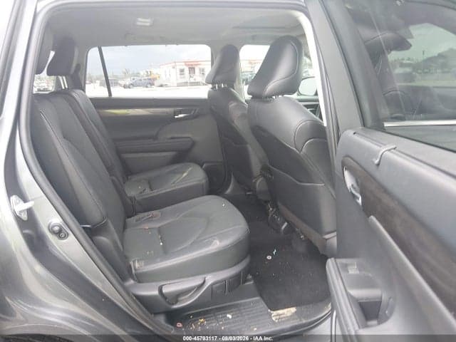 2021 TOYOTA HIGHLANDER LIMITED 8