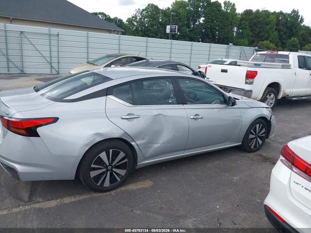 2021 NISSAN ALTIMA SV FWD 13