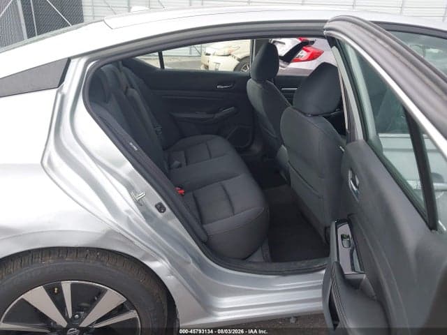 2021 NISSAN ALTIMA SV FWD 8