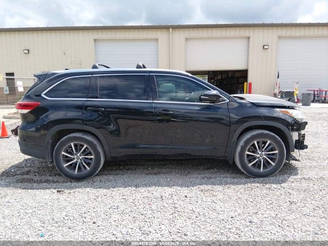 2017 TOYOTA HIGHLANDER XLE 14