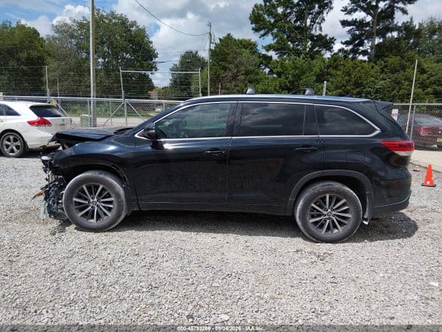 2017 TOYOTA HIGHLANDER XLE 15