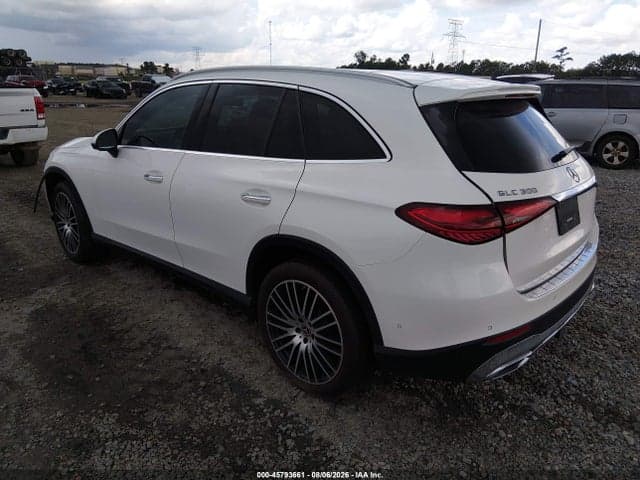 2024 MERCEDES-BENZ GLC 300 SUV 3