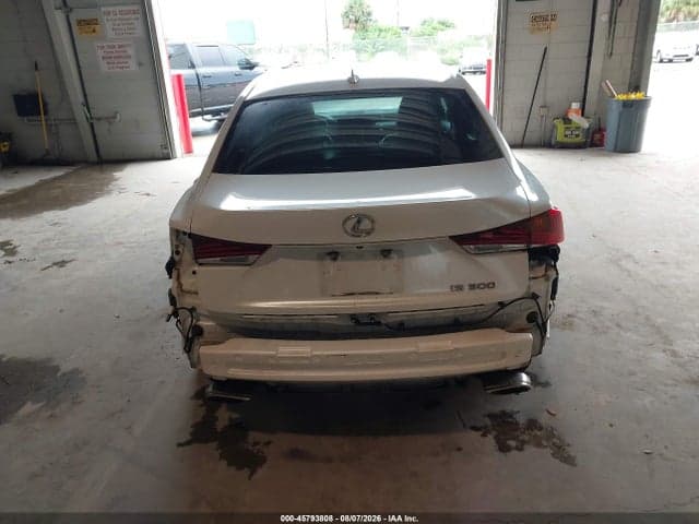 2018 LEXUS IS 300 19