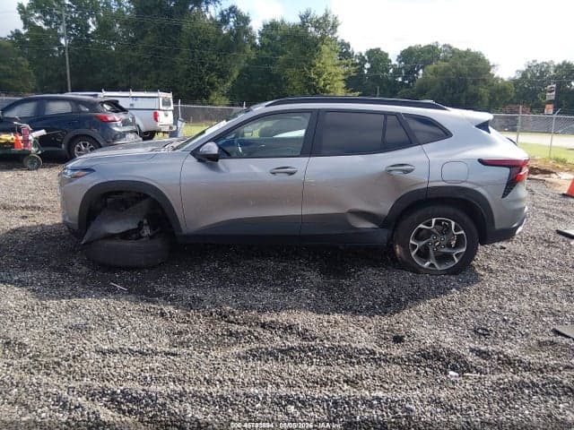 2025 CHEVROLET TRAX FWD LT 14
