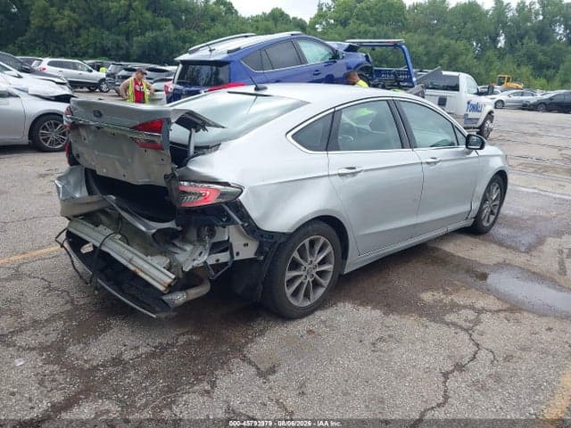 2017 FORD FUSION SE 4