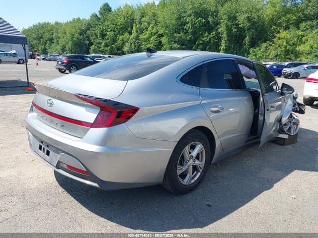 2021 HYUNDAI SONATA SE 4