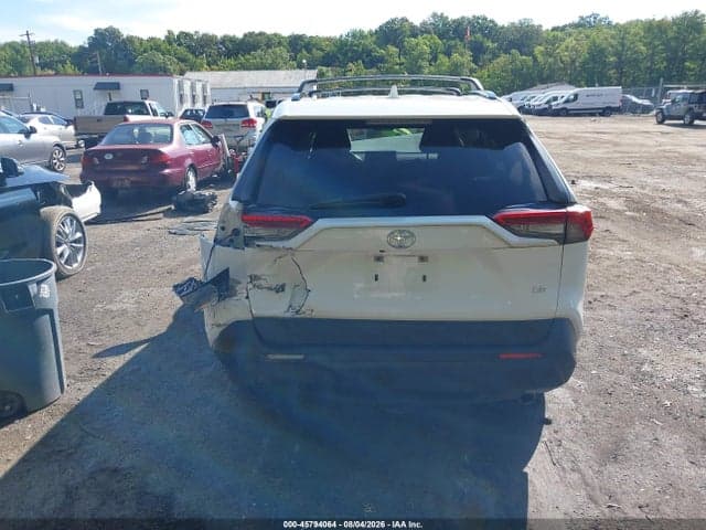 2019 TOYOTA RAV4 LE 17