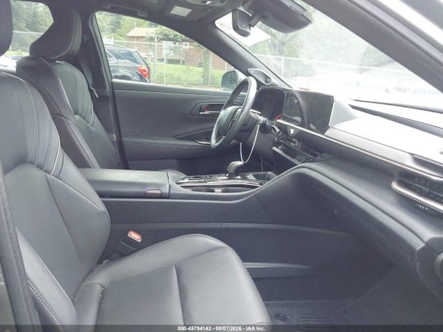 2024 TOYOTA CROWN LIMITED 5