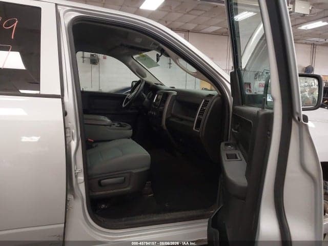 2019 RAM 1500 CLASSIC EXPRESS 4X4 6'4 BOX 5