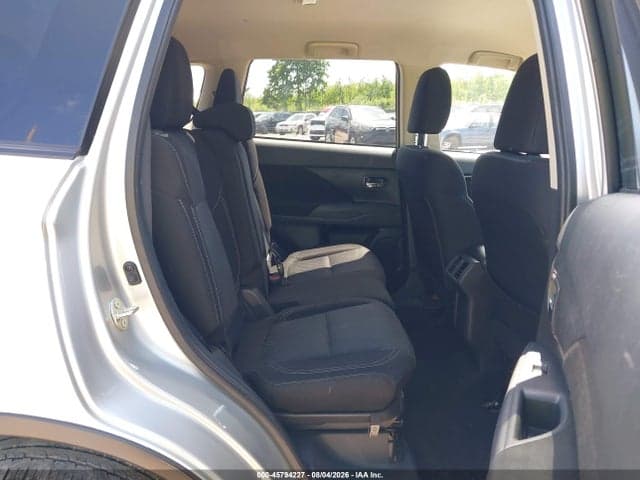 2020 MITSUBISHI OUTLANDER ES 2.4 8