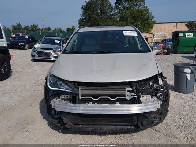 2019 CHRYSLER PACIFICA LIMITED 12