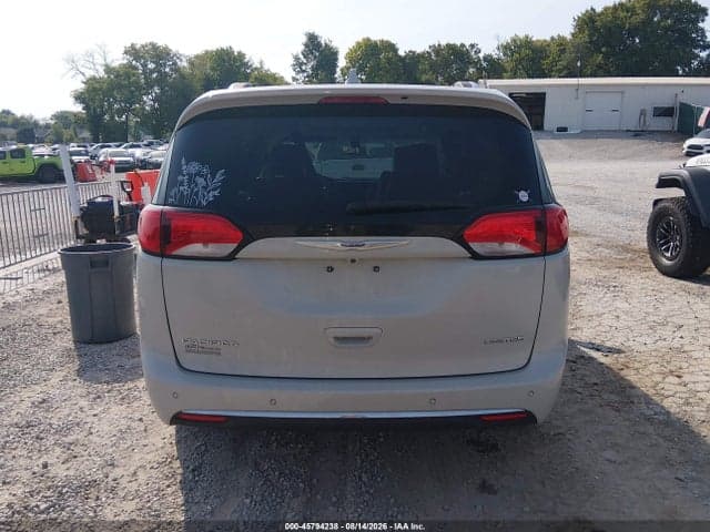 2019 CHRYSLER PACIFICA LIMITED 16