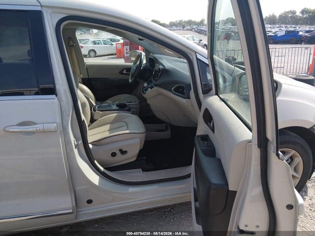 2019 CHRYSLER PACIFICA LIMITED 5