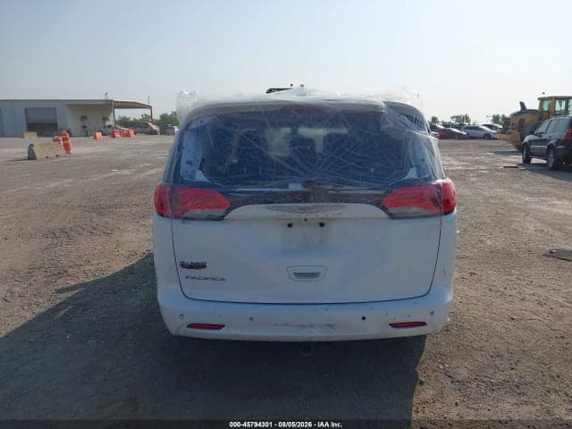 2018 CHRYSLER PACIFICA LX 16