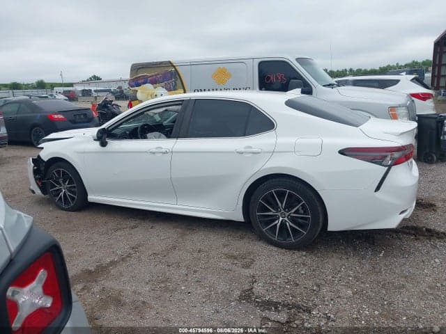 2021 TOYOTA CAMRY SE 14