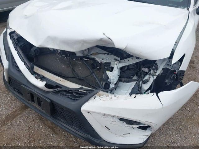 2021 TOYOTA CAMRY SE 18