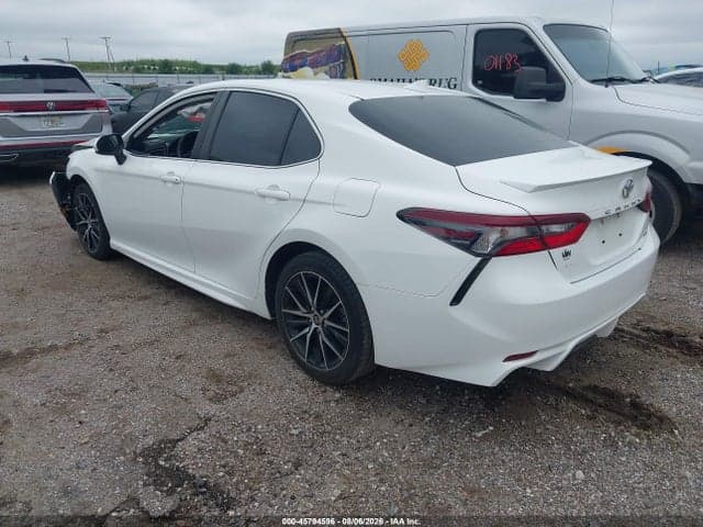 2021 TOYOTA CAMRY SE 3