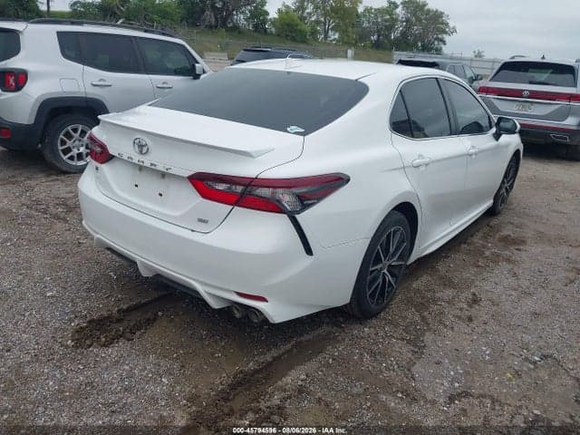 2021 TOYOTA CAMRY SE 4