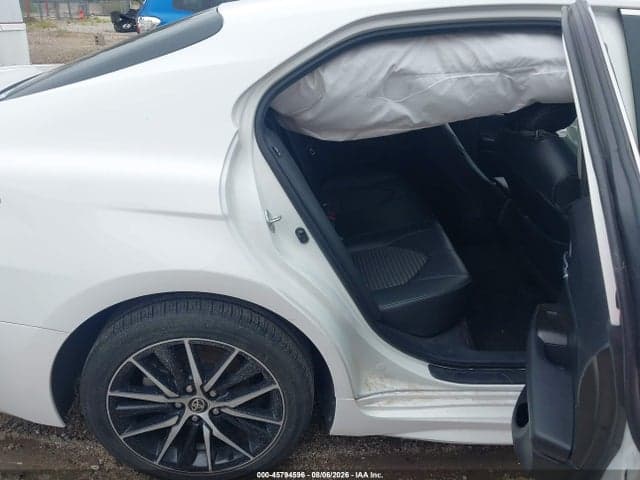 2021 TOYOTA CAMRY SE 8