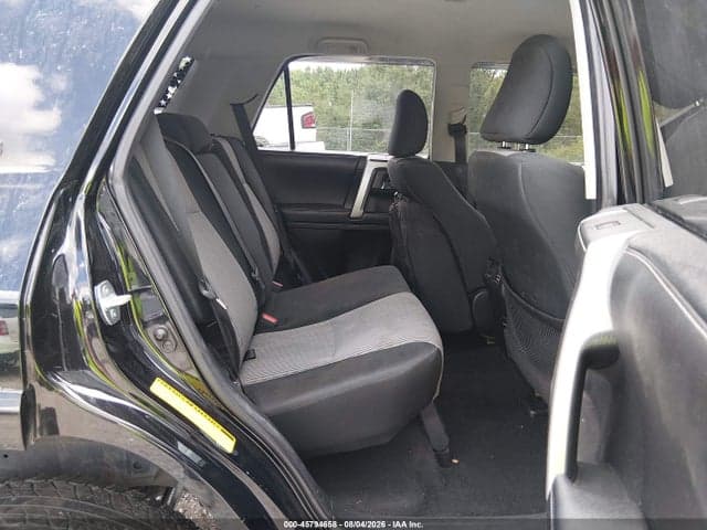 2017 TOYOTA 4RUNNER SR5 8