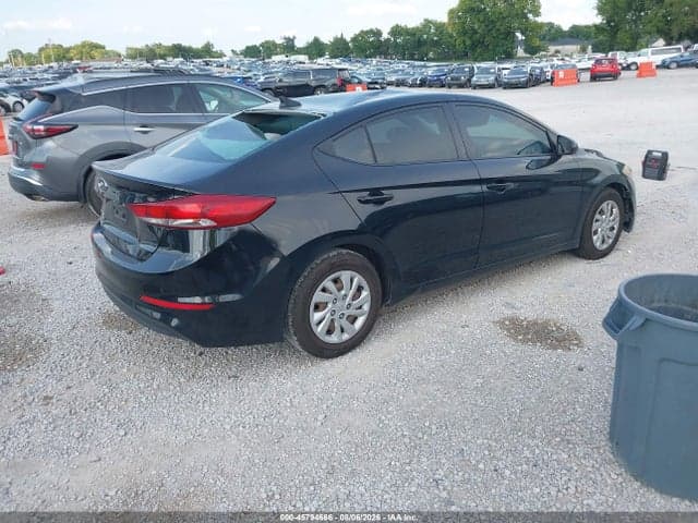 2017 HYUNDAI ELANTRA SE 4