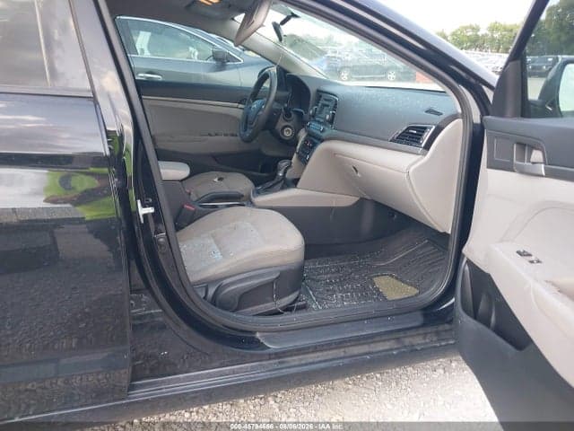 2017 HYUNDAI ELANTRA SE 5