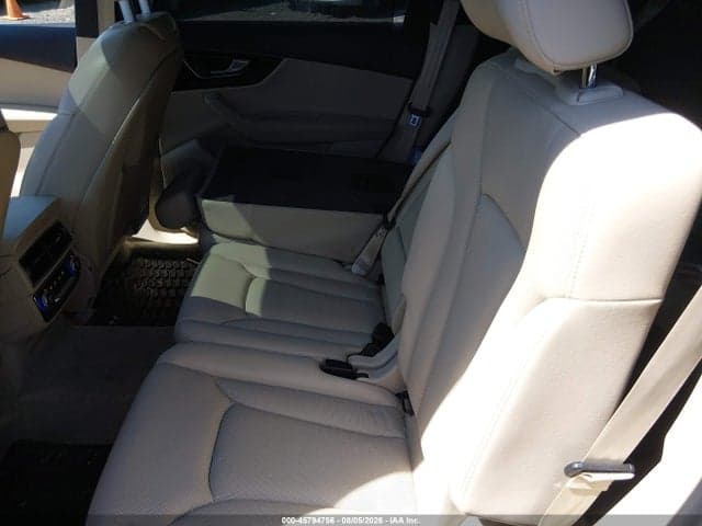 2017 AUDI Q7 3.0T PREMIUM 8
