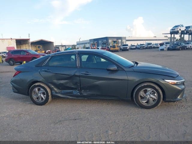 2025 HYUNDAI ELANTRA SE 13