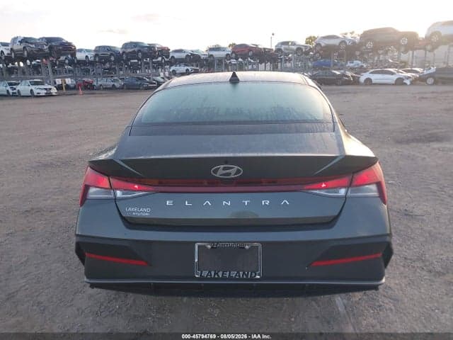 2025 HYUNDAI ELANTRA SE 16