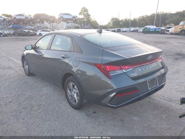 2025 HYUNDAI ELANTRA SE 3