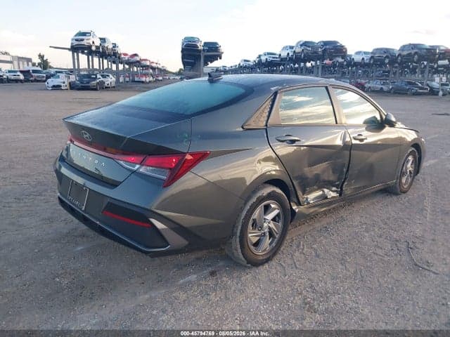 2025 HYUNDAI ELANTRA SE 4