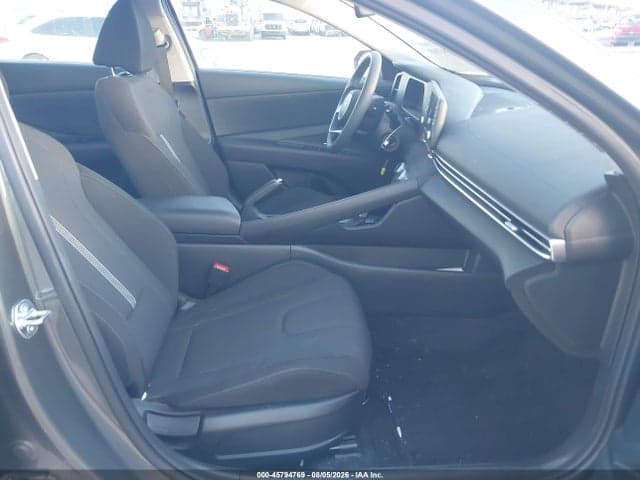 2025 HYUNDAI ELANTRA SE 5