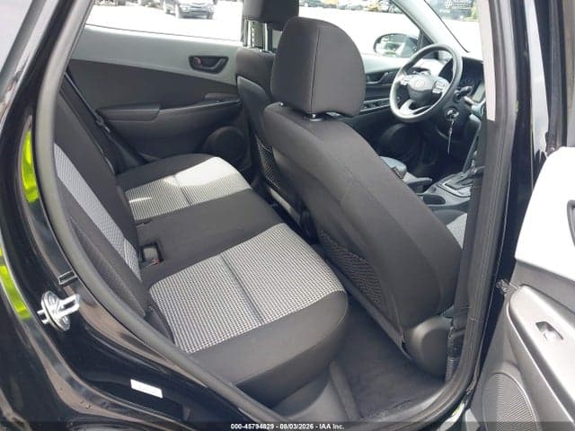 2021 HYUNDAI KONA SE 8