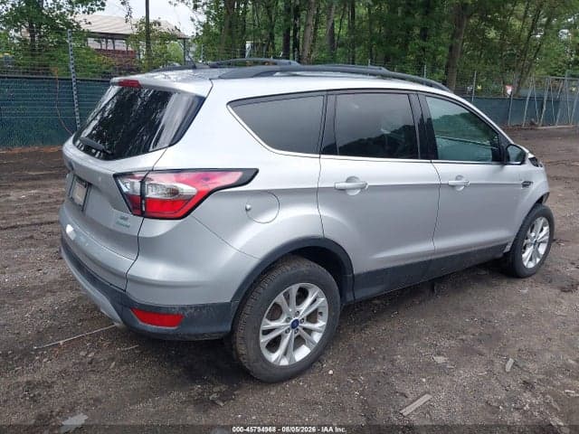 2017 FORD ESCAPE SE 4