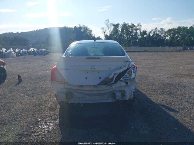 2017 NISSAN VERSA 1.6 SV 17