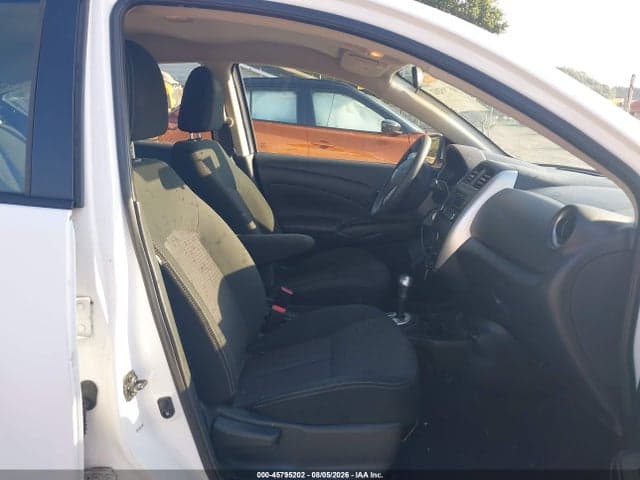 2017 NISSAN VERSA 1.6 SV 5
