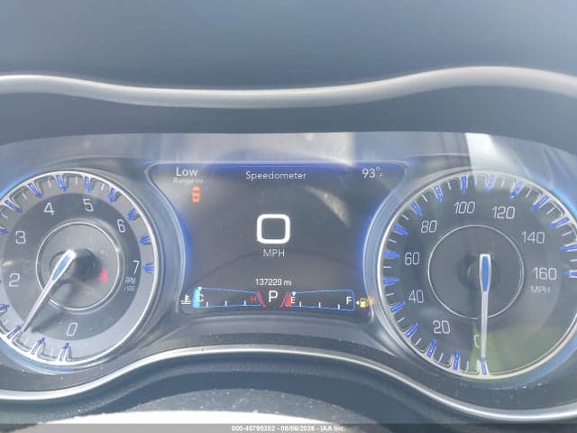 2017 CHRYSLER 300C 7