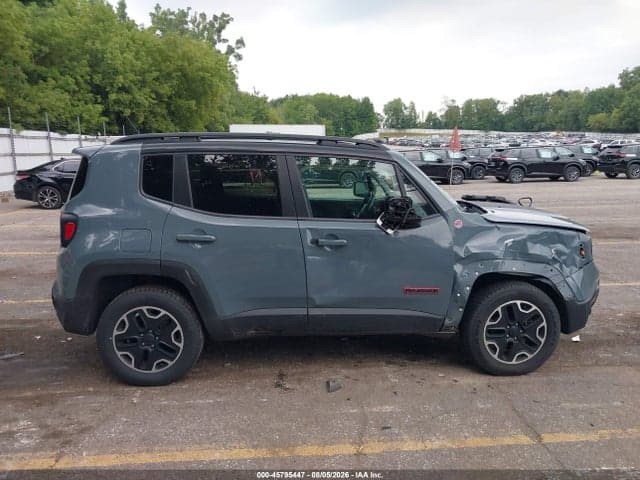 2017 JEEP RENEGADE TRAILHAWK 13
