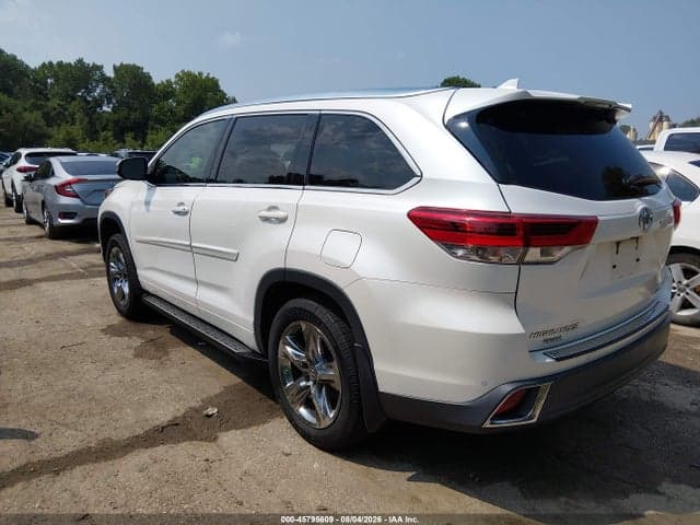 2017 TOYOTA HIGHLANDER LIMITED PLATINUM 3