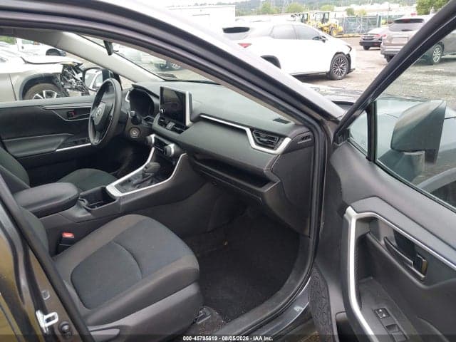 2023 TOYOTA RAV4 LE 5