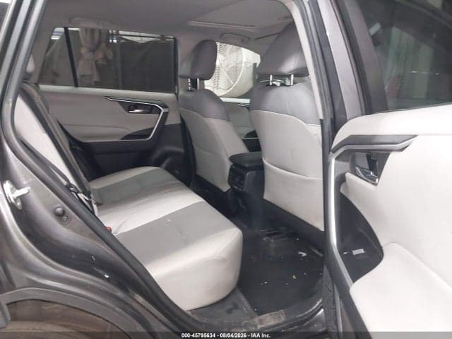 2022 TOYOTA RAV4 XLE PREMIUM 8