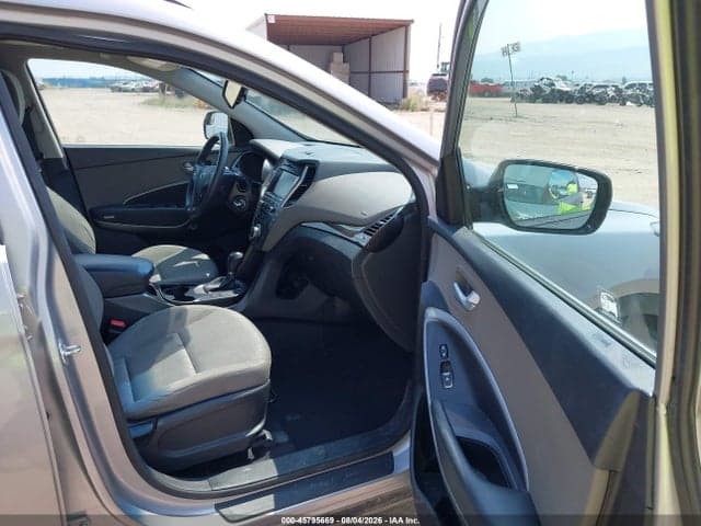 2017 HYUNDAI SANTA FE SE 5