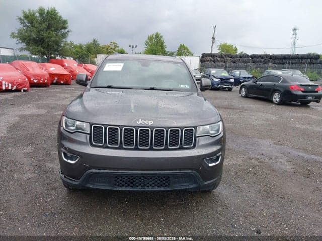 2017 JEEP GRAND CHEROKEE LAREDO 12