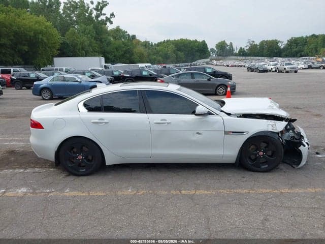 2018 JAGUAR XE 25T PREMIUM 12
