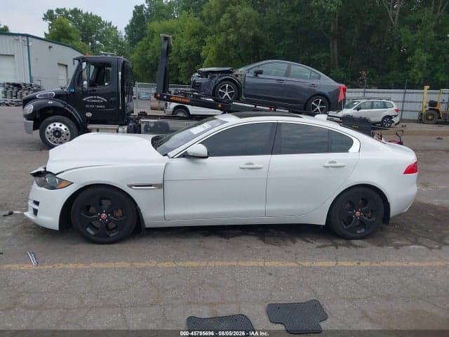 2018 JAGUAR XE 25T PREMIUM 13