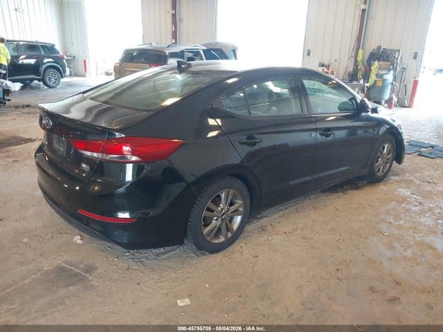 2017 HYUNDAI ELANTRA SE 4