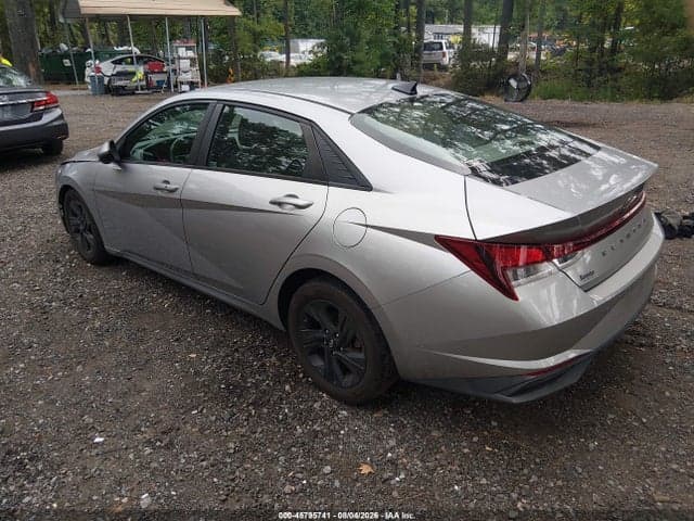 2021 HYUNDAI ELANTRA SEL 3